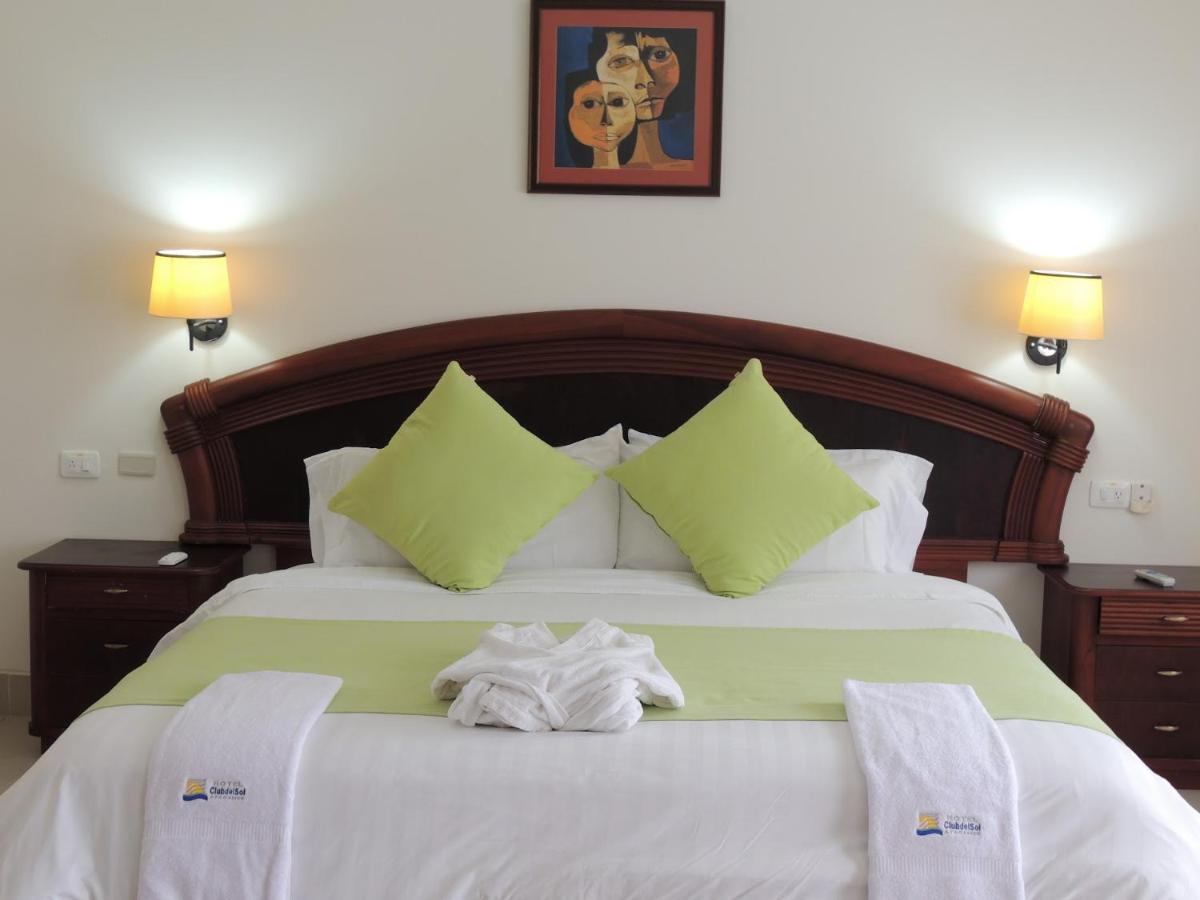 Hotel Club Del Sol Atacames Extérieur photo
