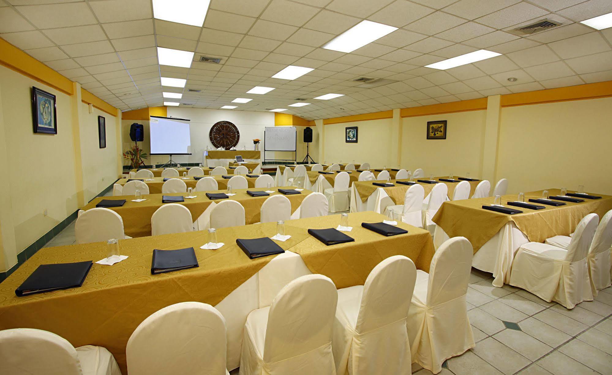 Hotel Club Del Sol Atacames Extérieur photo